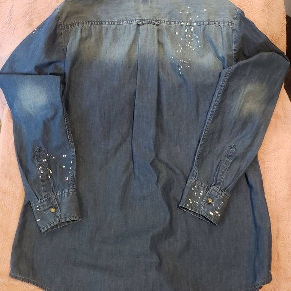 Banana Republic Jean Shirt in Medium - Picture 3 of 5